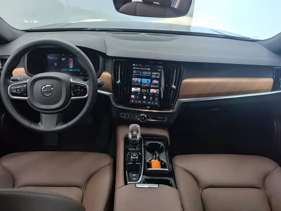 Volvo S90 2025 — фото 12