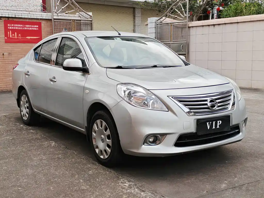 Nissan Sunny 2012 — фото 3