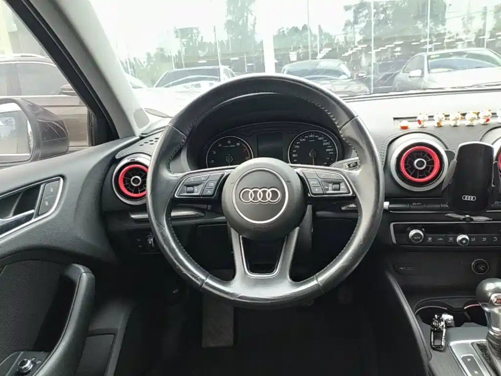 Audi A3 2019 — фото 11