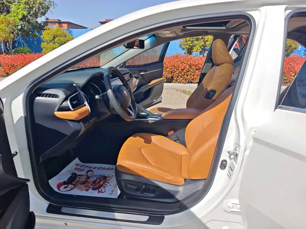 Toyota Camry 2021 — фото 11