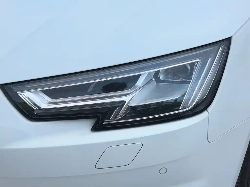 Audi A4L 2017 — фото 14