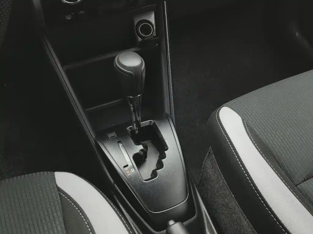 Toyota Yaris L 2021 — фото 13
