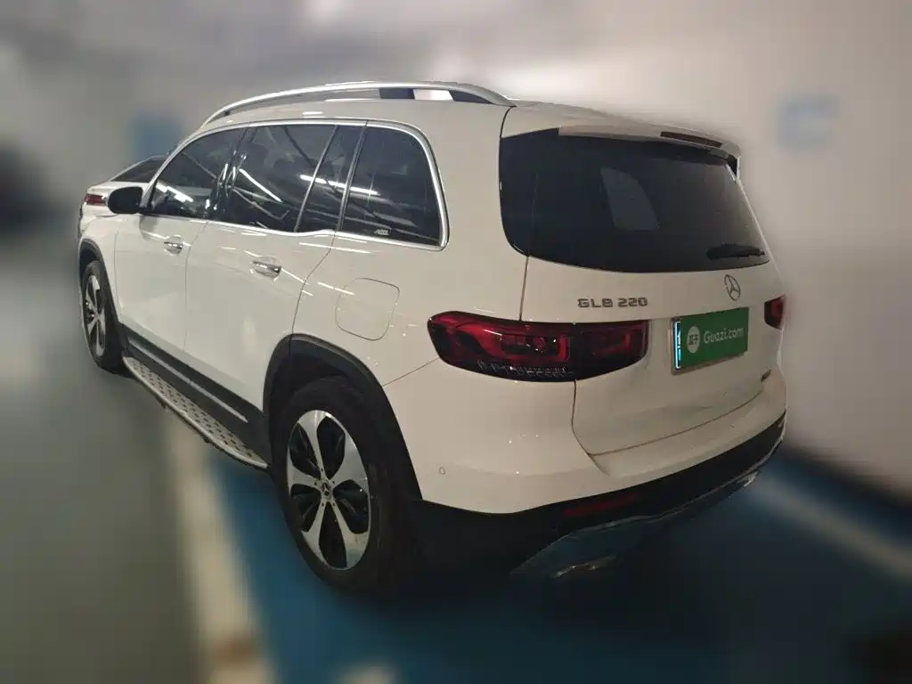 Mercedes-Benz GLB 2023