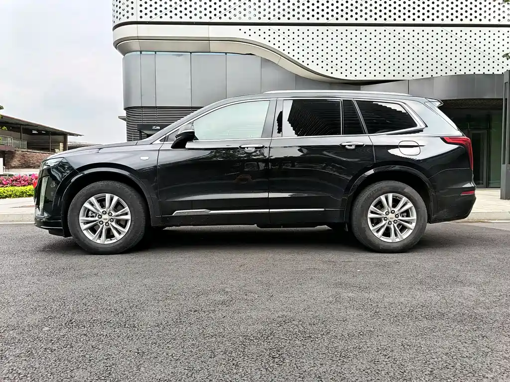 Cadillac XT6 2021 — фото 10