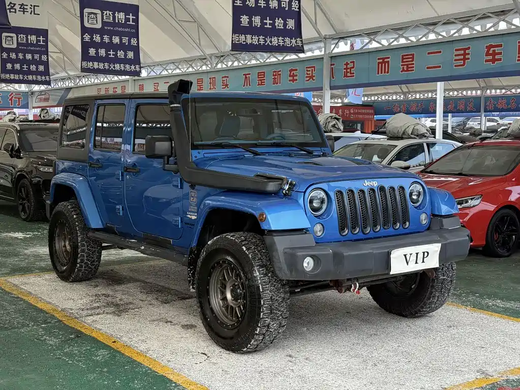Jeep Wrangler 2015 — фото 1