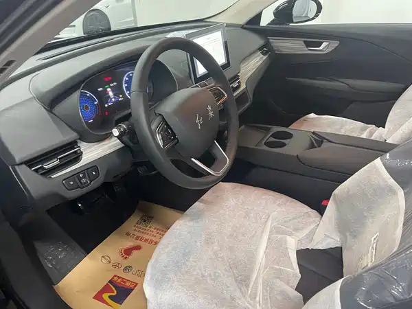 Hongqi E-QM5 2026