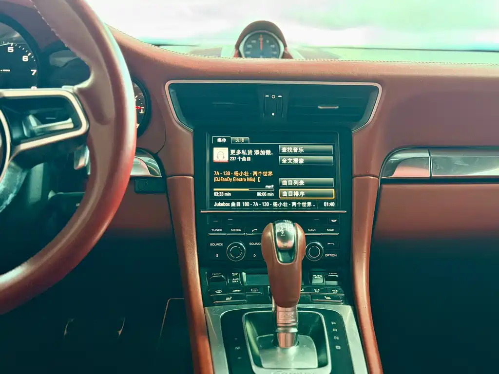 Porsche 911 2012 — фото 20