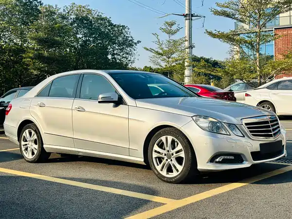 Mercedes-Benz E-Class 2010