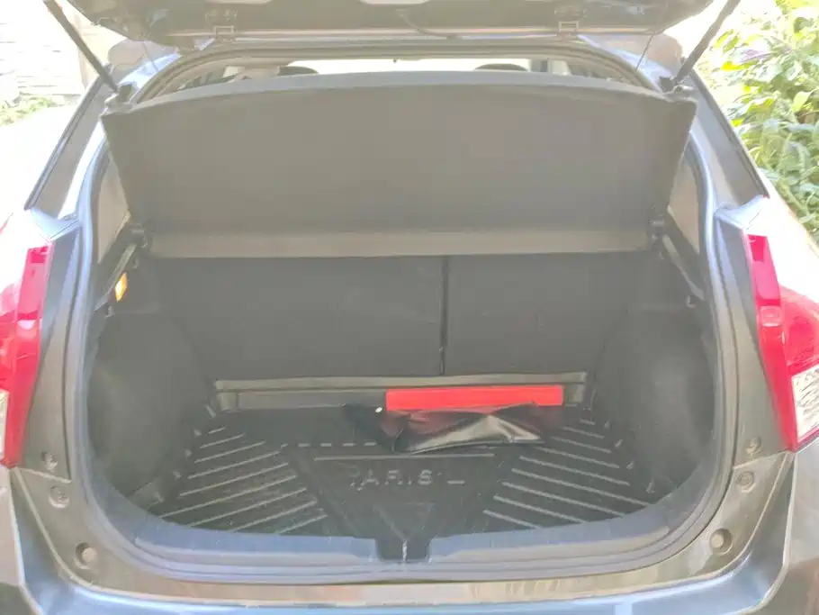 Toyota Yaris L 2015