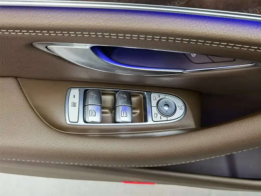 Mercedes-Benz E-Class 2023 — фото 9