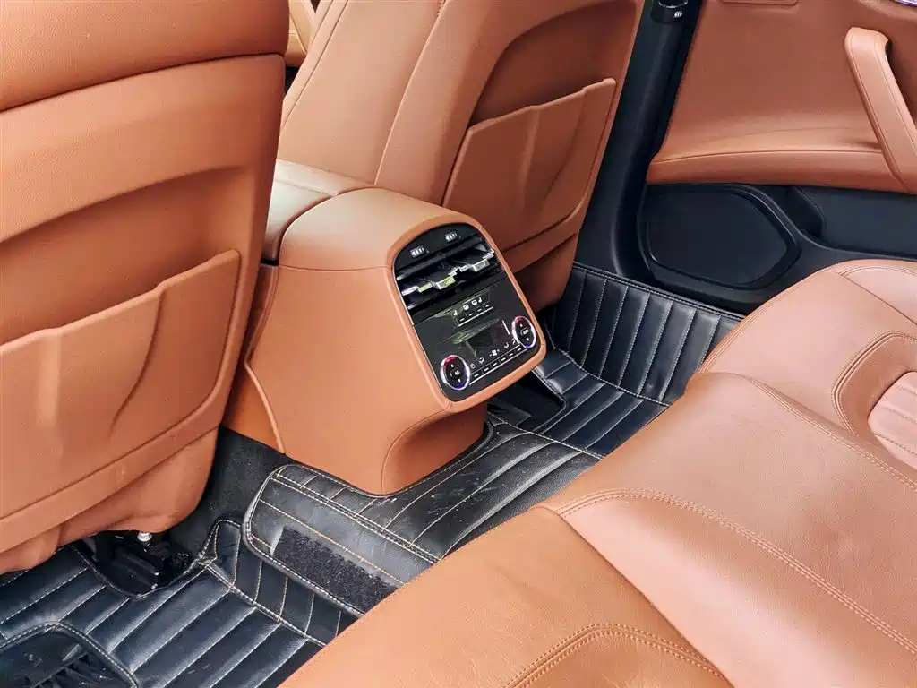 Maserati Quattroporte 2015 — фото 9
