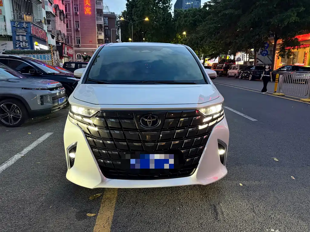 Toyota Alphard 2023