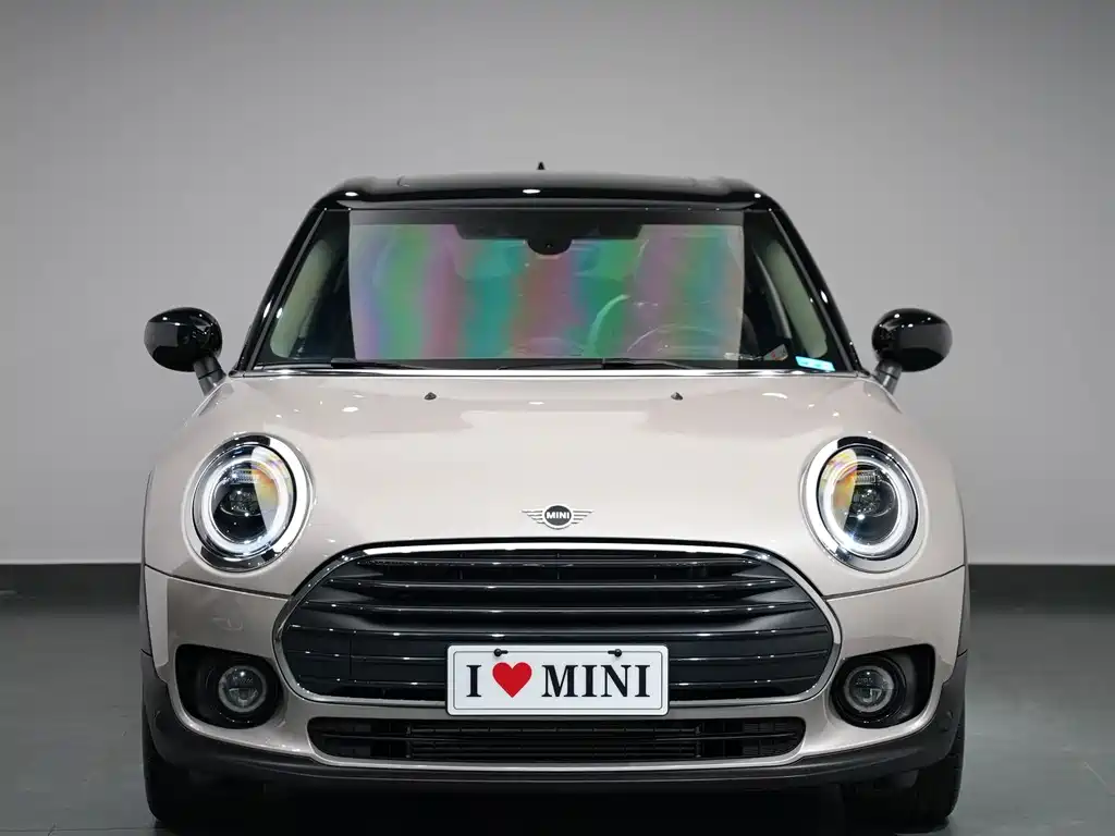 MINI CLUBMAN 2024