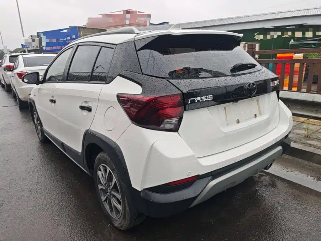 Toyota Yaris L 2021