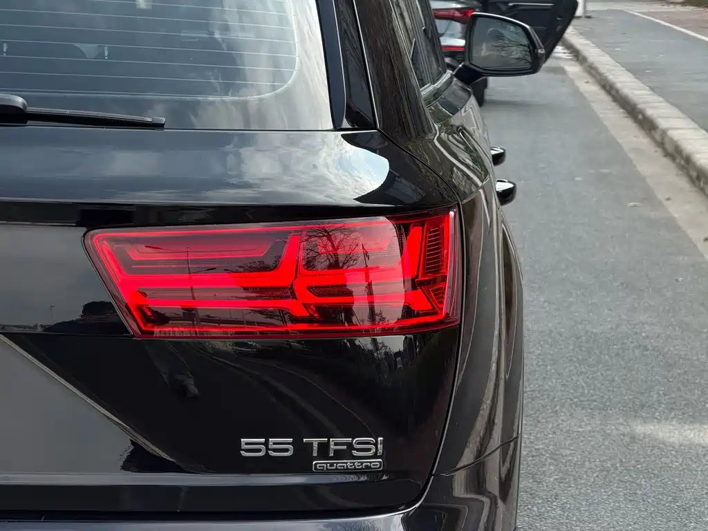 Audi Q7 2018 — фото 10