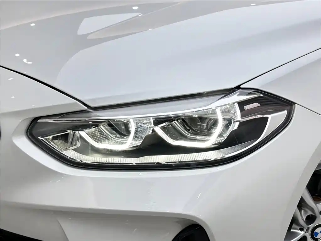 BMW 1 Series 2021 — фото 17