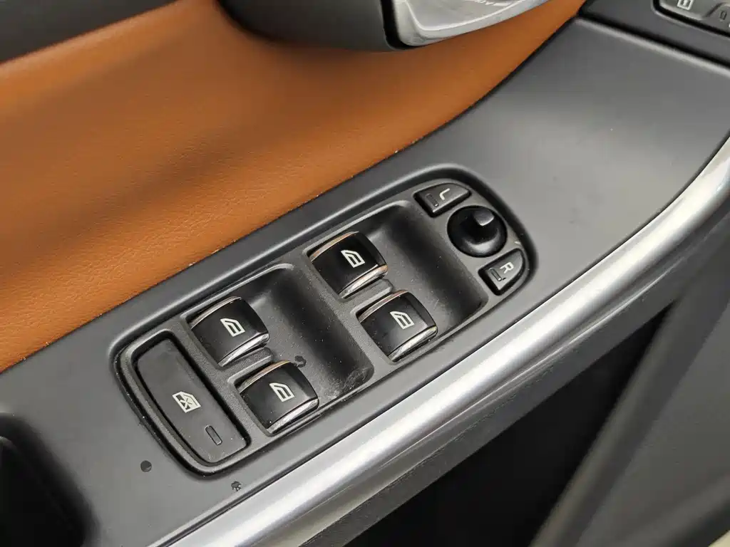 Volvo S60 2018 — фото 9