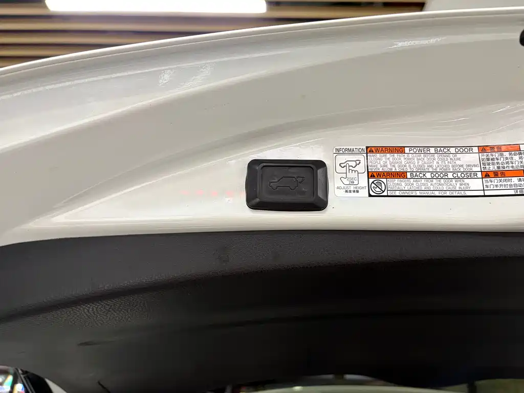 Toyota RAV4 2016 — фото 15