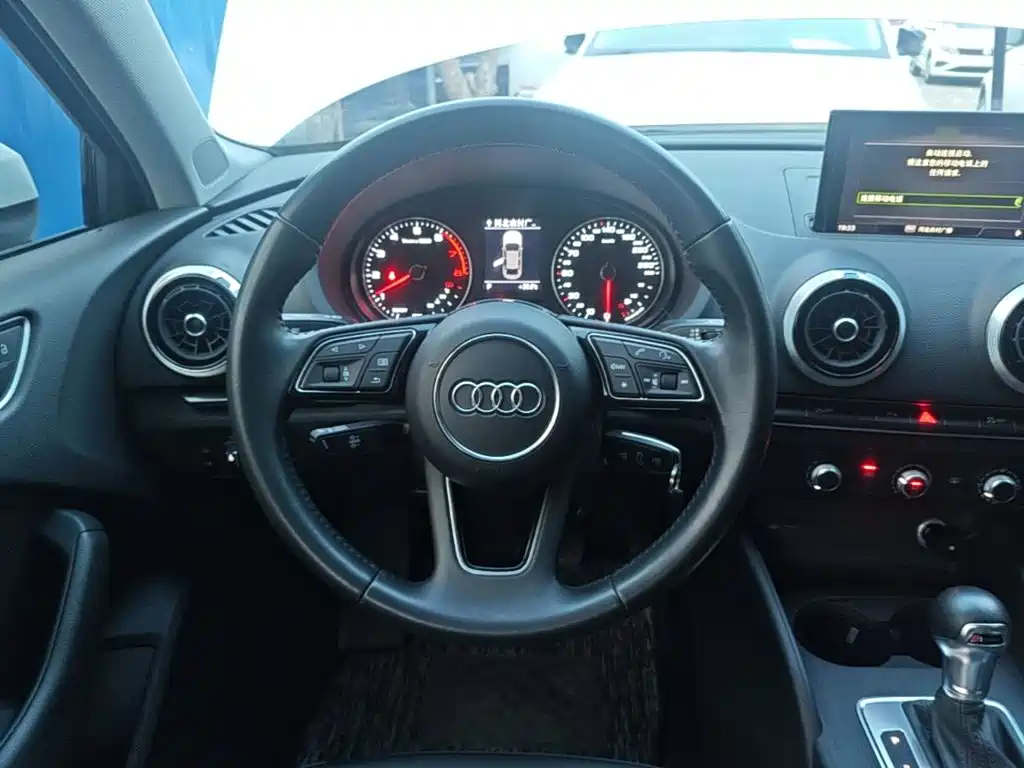 Audi A3 2021 — фото 11