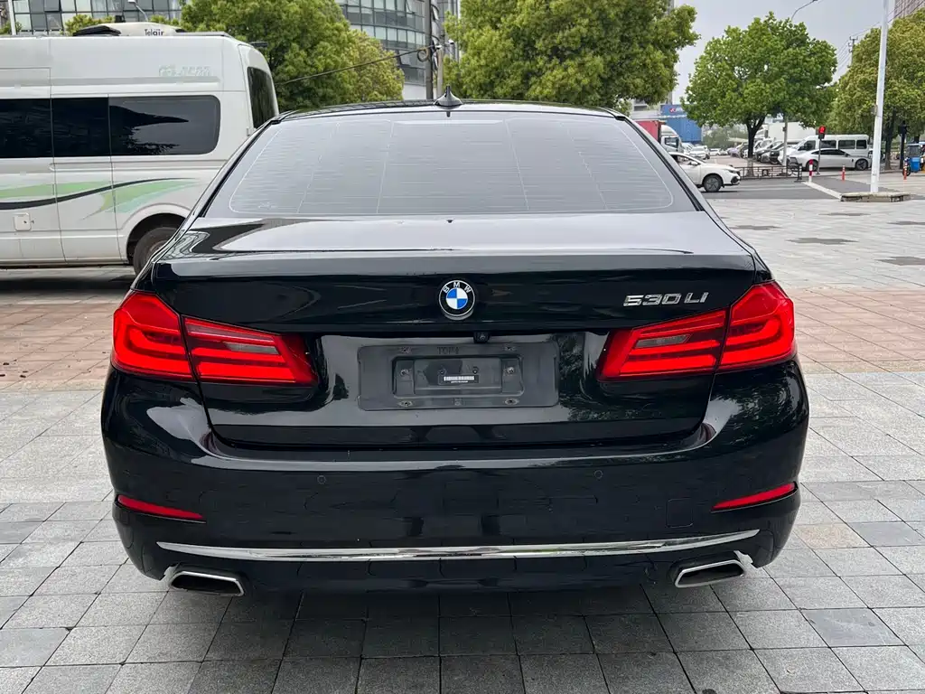 BMW 5 Series 2020 — фото 15