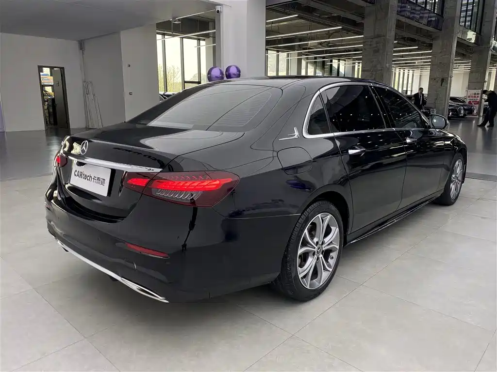 Mercedes-Benz E-Class 2020 — фото 30
