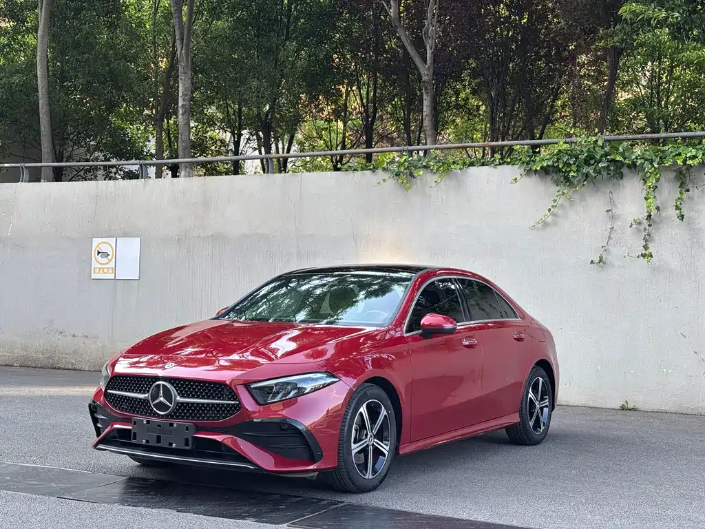 Mercedes-Benz A-Class 2024 — фото 1