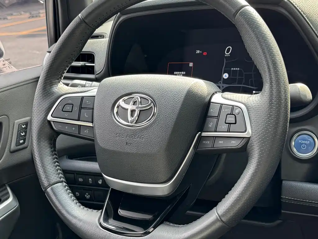 Toyota Sienna 2023 — фото 15