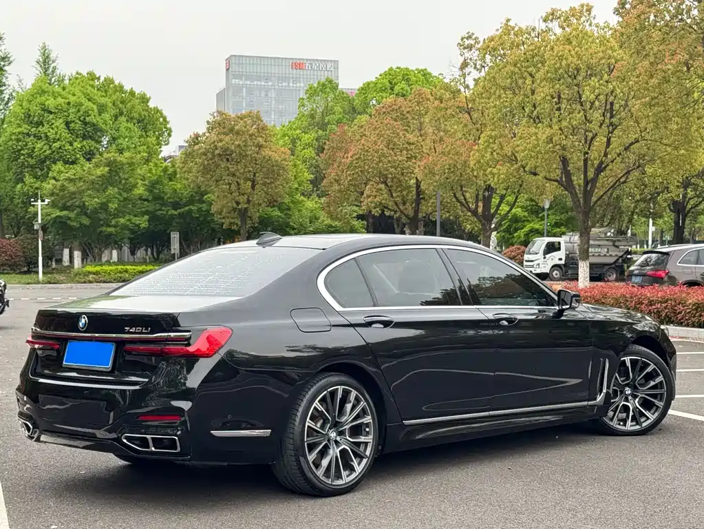 BMW 7 Series 2017 — фото 3
