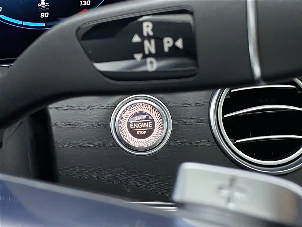 Mercedes-Benz E-Class 2020 — фото 24