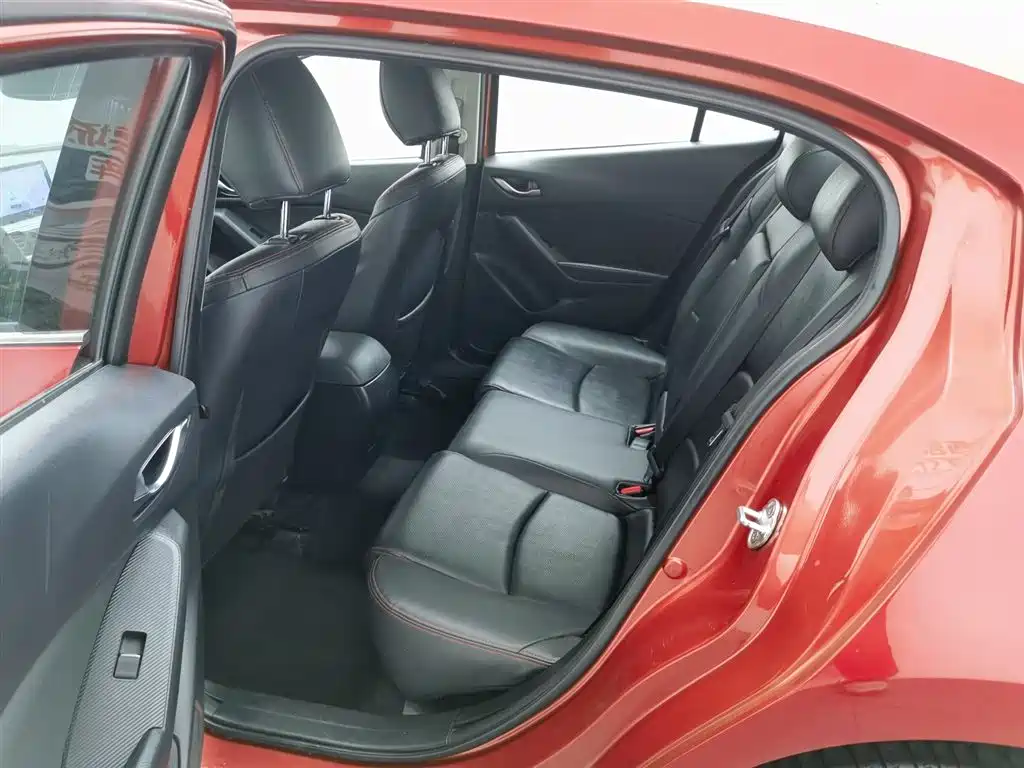 Mazda 3 Axela 2016 — фото 15