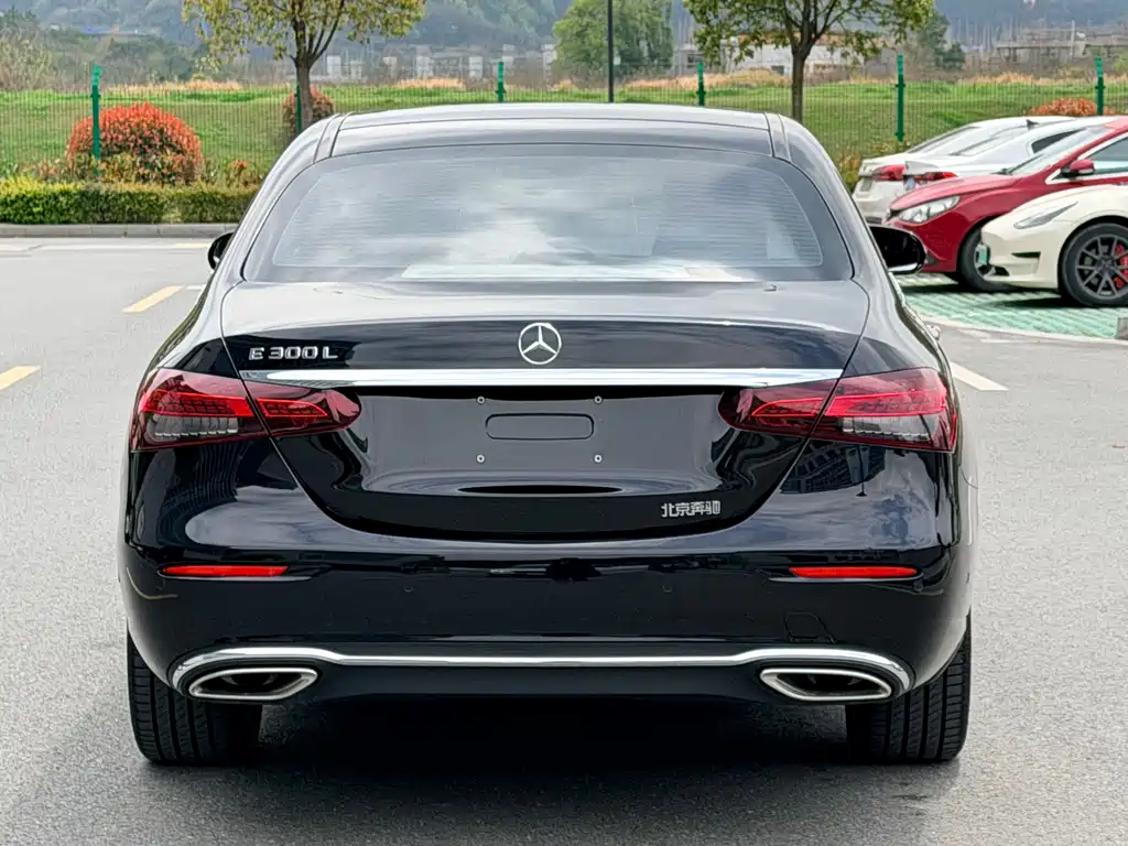 Mercedes-Benz E-Class 2023 — фото 6