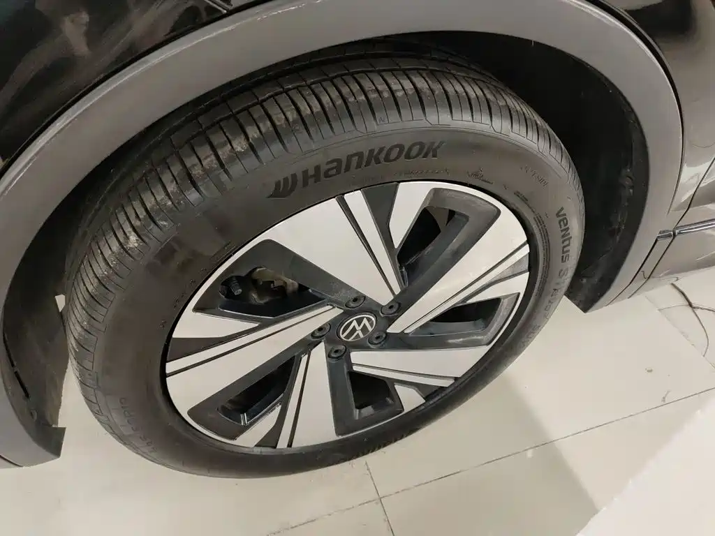 Volkswagen Tiguan L 2023 — фото 25