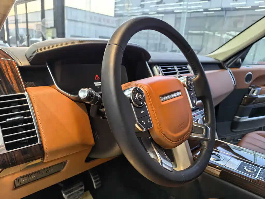 Land Rover Range Rover 2017 — фото 12