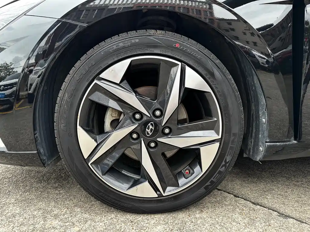 Hyundai Elantra 2021 — фото 20