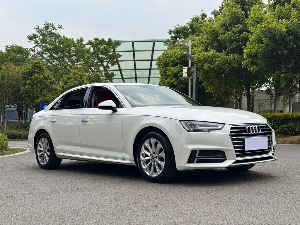 Audi A4L 2019 — фото 3