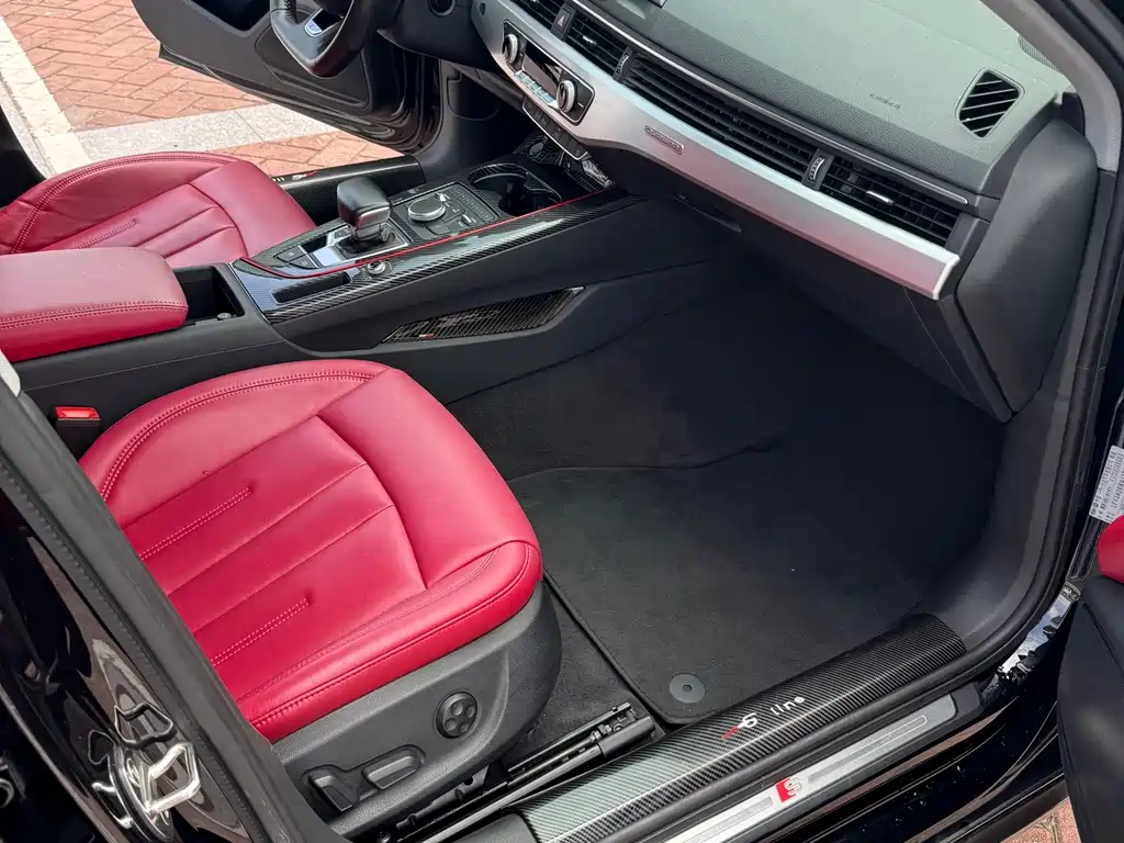 Audi A4L 2019