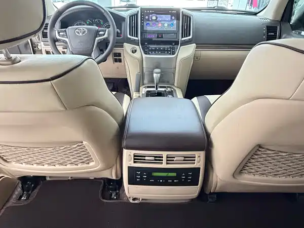 Toyota Land Cruiser 2014