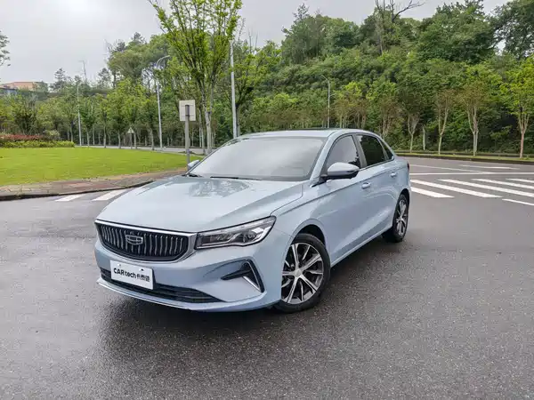 Geely Emgrand 2023