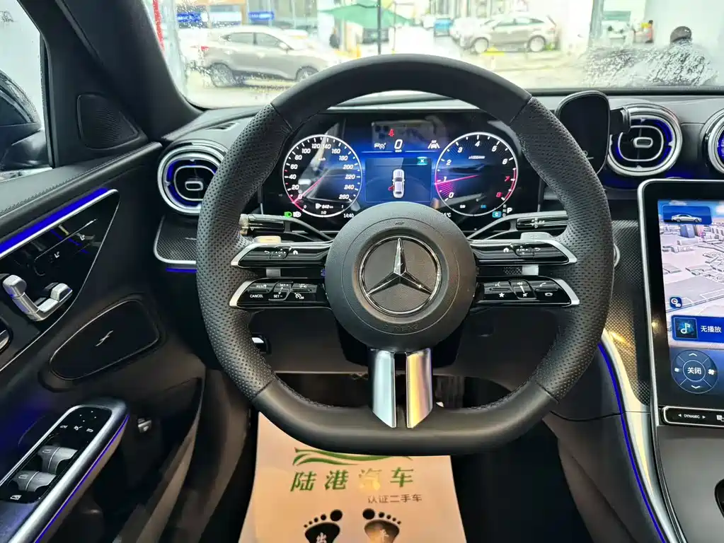 Mercedes-Benz C-Class 2025 — фото 11