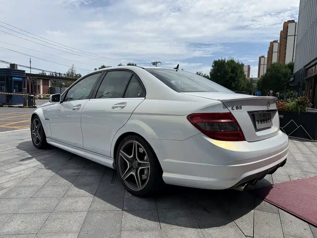 Mercedes-Benz C-Class AMG 2010 — фото 16