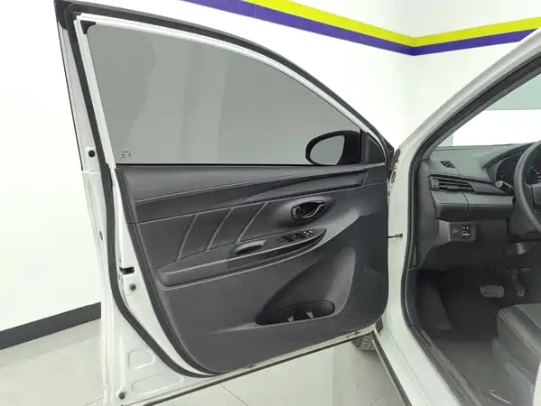 Toyota Yaris L 2021