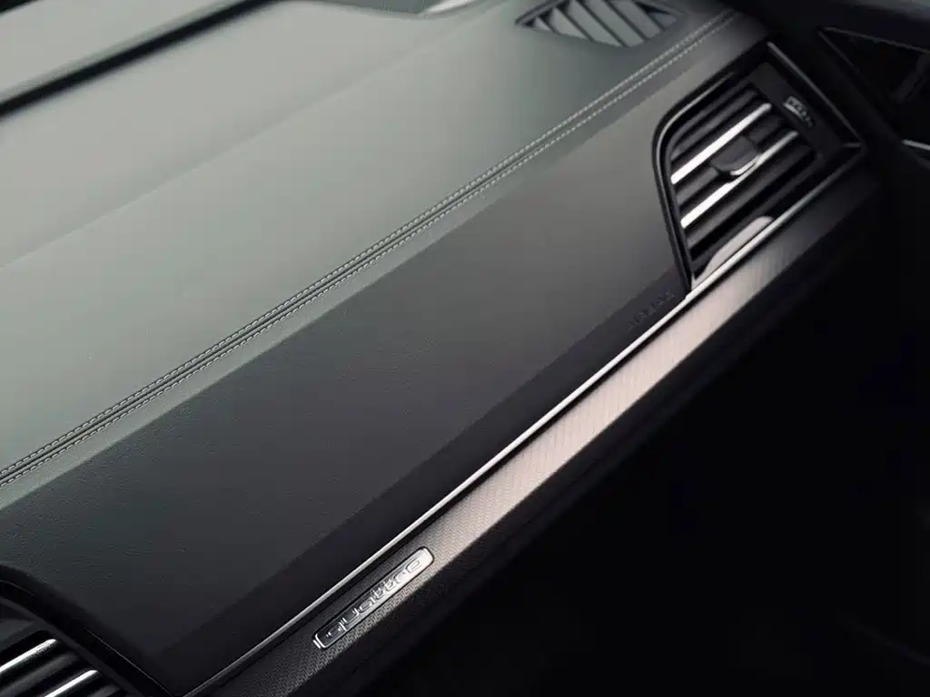 Audi Q5L 2025 — фото 12