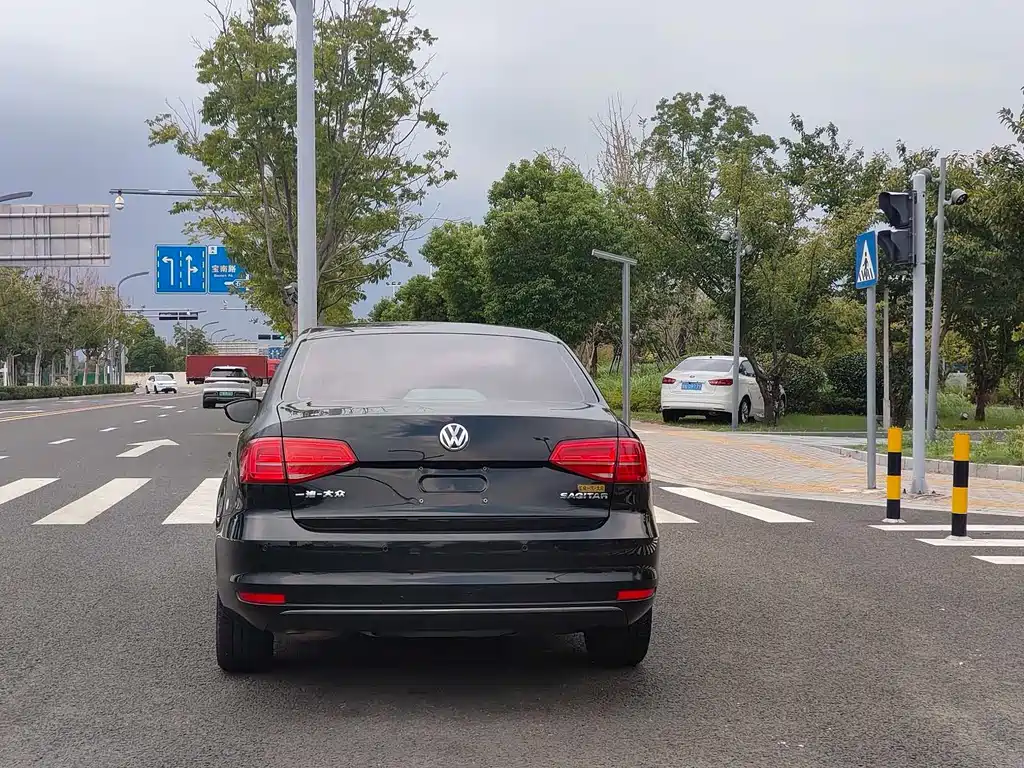 Volkswagen Sagitar 2018