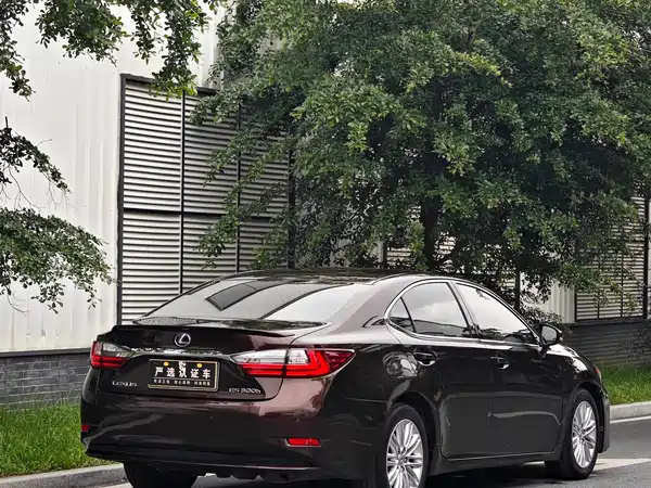 Lexus ES 2016