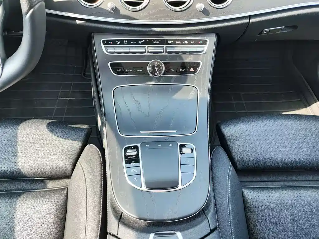 Mercedes-Benz E-Class 2020 — фото 9