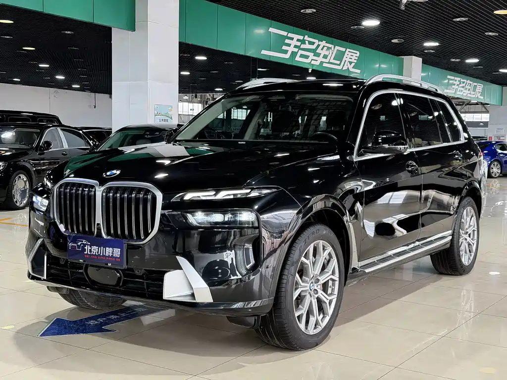BMW X7 2023 — фото 1