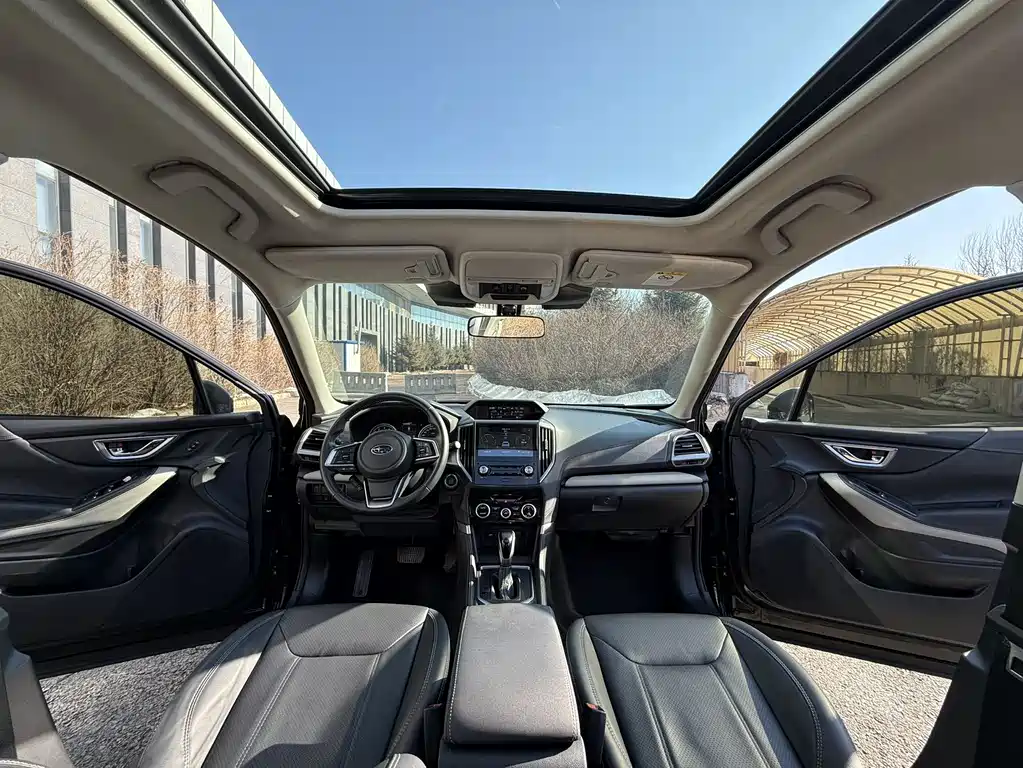 Subaru Forester 2022 — фото 11