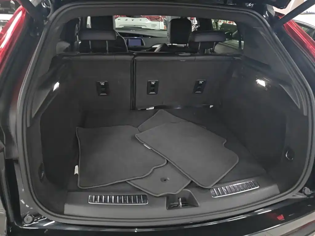 Cadillac XT4 2020 — фото 19