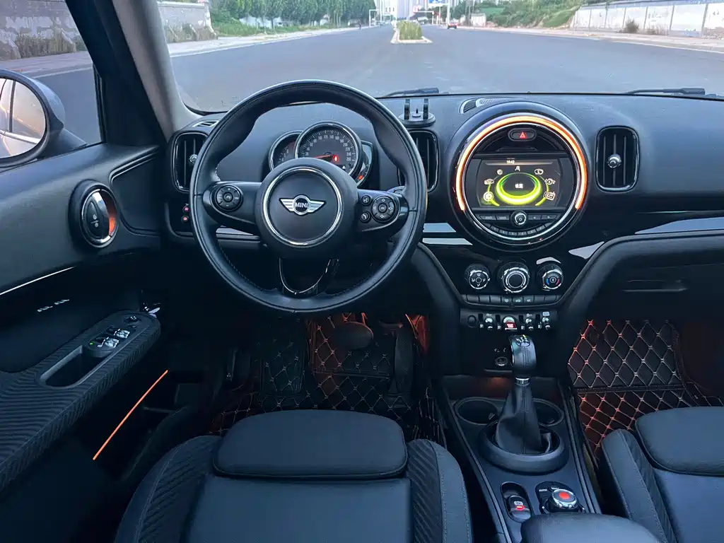 MINI Countryman 2018 — фото 16
