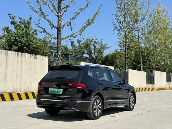 Volkswagen Tiguan L Plug-In Hybrid 2021